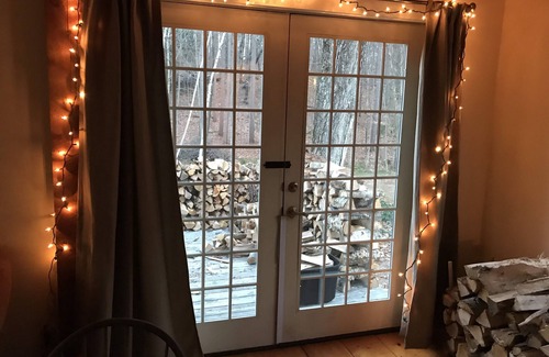 Townshend House | Cozy cottage tucked away in the woods