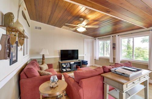 North Hero House | Cozy Lake Champlain Cottage with Private Beach!