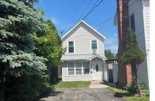 Lake Placid House | Cozy Lake Placid Retreat-Perfect for Your Adirondack Getaway! 4+ Parking spaces!