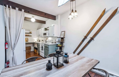 West Hartford Condo | Cozy VT Condo, Wood Fireplace - Kingswood 1C