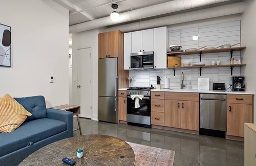 Warehouse District Apartment | CozySuites NLG - Modern 1BR condo #09