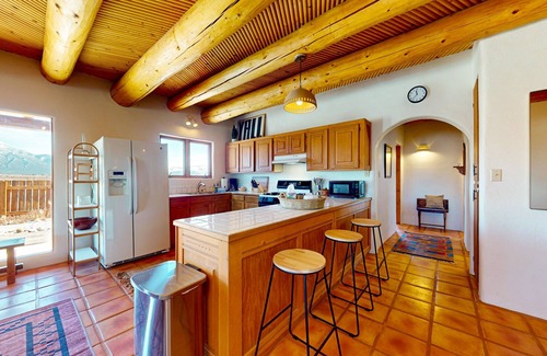 El Prado House | Dog-friendly pueblo on 2 acres with amazing mountain views & kiva fireplace