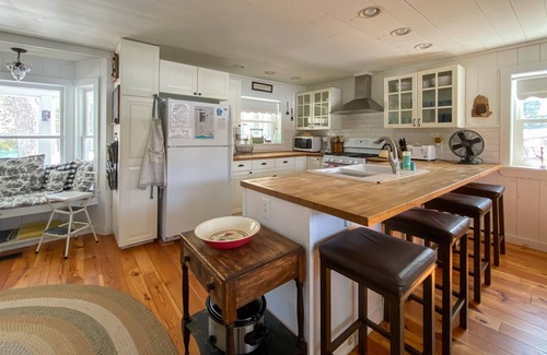 Wells House | Exceptional Views from this Farmhouse!