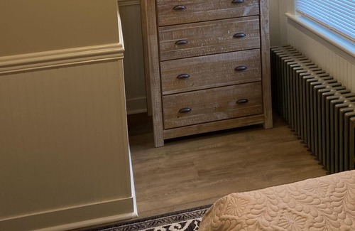 Lake Placid House | Family Suite with Mountain Views Room 7