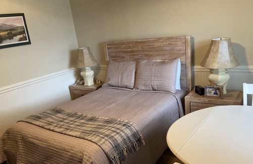 Lake Placid House | Family Suite with Mountain Views Room 7