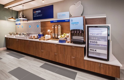 South Burlington Hotel | Holiday Inn Express South Burlington, an IHG Hotel