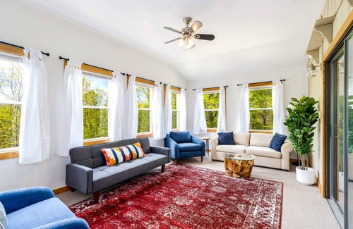 Berkeley Springs House | House ∙ 1 bedroom ∙ 8 guests