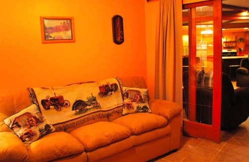 Decorah House | House ∙ 3 bedrooms ∙ 10 guests