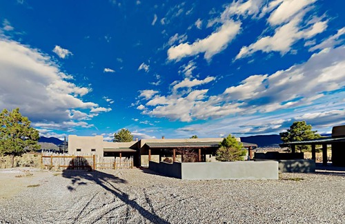 Taos House | House ∙ 3 bedrooms ∙ 8 guests