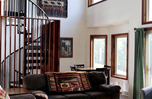 Tomah House | House ∙ 5 bedrooms ∙ 14 guests