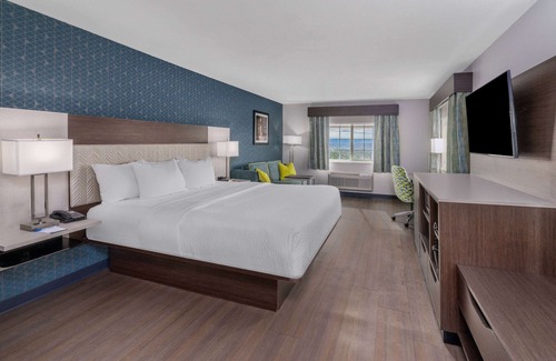Santa Rosa Hotel | La Quinta Inn & Suites by Wyndham Santa Rosa