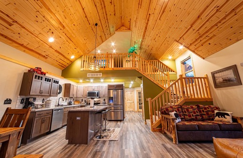 Turtle Lake Cabin | Lakefront, Hot Tub, Golf, Kayaks, ATV, Snowmobile Trails, St.Croix Casino