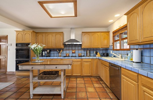 Northeast Santa Fe House | Large Classic Santa Fe Casa with incredible mountain and sunset views!