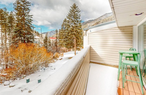 Taos Ski Valley Condo | Large mountainside condo at Taos Ski Valley with views & balcony - near hiking