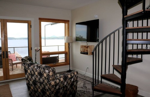 Malletts Bay Cabin | Lodge ∙ 1 bedroom ∙ 4 guests