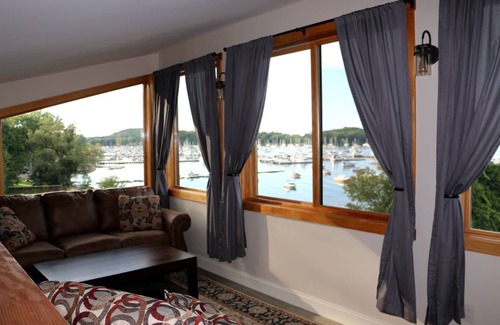 Malletts Bay Cabin | Lodge ∙ 1 bedroom ∙ 4 guests