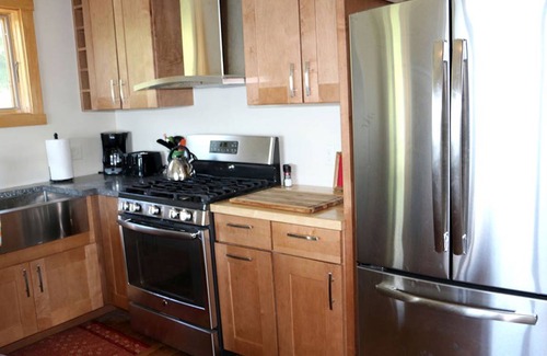 Malletts Bay Cabin | Lodge ∙ 1 bedroom ∙ 4 guests