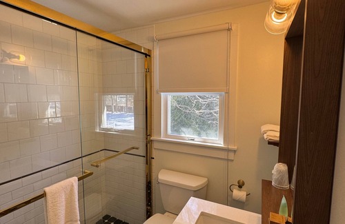 Lake Placid Hotel | Maple Leaf Inn - Lake Placid