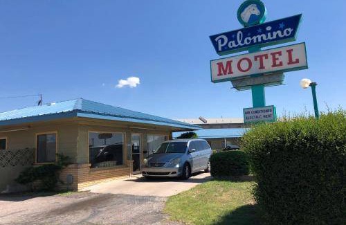 East Las Vegas Hotel | Motel ∙ 6 guests