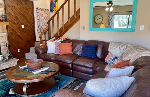 Red River House | Mountain Beauty With High Speed Wifi