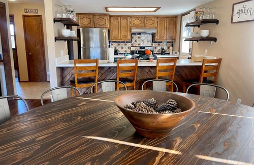 Red River House | Mountain Beauty With High Speed Wifi