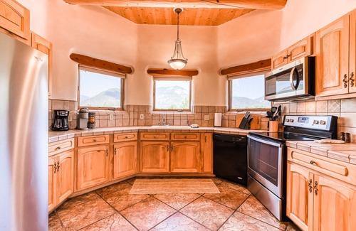Arroyo Seco House | Mountain-view home with private hot tub, enclosed yard, washer/dryer, patio