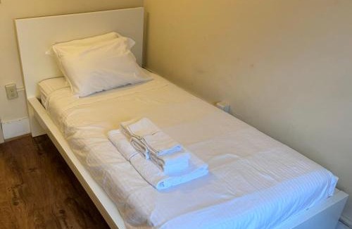 Burlington Hostel | My Cousins Place