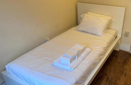 Burlington Hostel | My Cousins Place