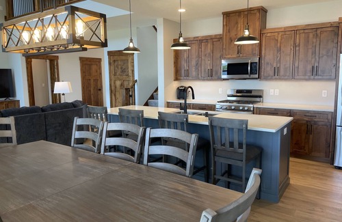 Pequot Lakes Cabin | NEW! 2023 Built Spacious Lake Home on Cross Lake