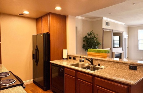Reno/Tahoe Airport Apartment | New Cozy 1BR Apt With Gym Sauna Heated Pool Access