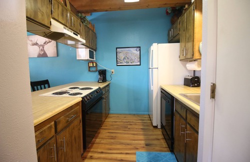 Angel Fire Condo | Only steps to the slopes!