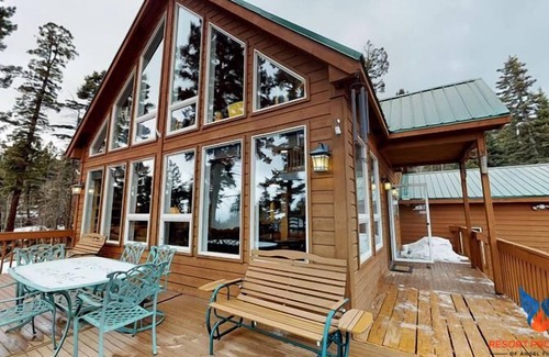 Angel Fire House | Pets | Fireplace | Hot Tub | Air-Conditioning | Royal View