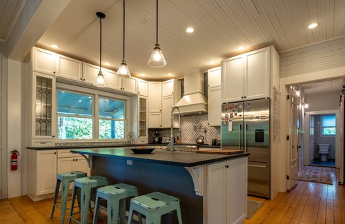 Hillcrest House | Picturesque Home - 2 Minute Walk to Main Street
