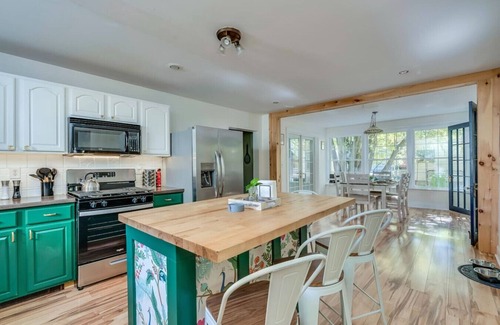 Canton Apartment | Pool Table & More Spacious Family Fun