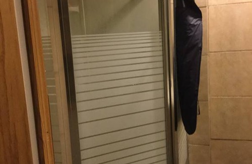 Brooklyn Center Resort | Private room ∙ 1 guest