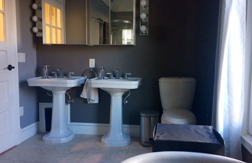 Whittier House | Private Suite Uptown/Downtown Minneapolis
