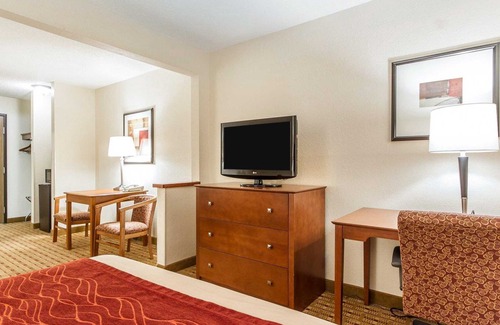 Eau Claire Hotel | Quality Inn & Suites