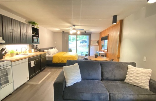 Jeffersonville Condo | Quiet Smugglers Notch Ski Retreat- Ski in/ Ski out!
