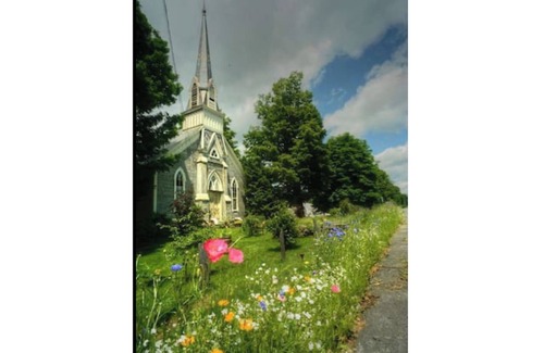 Randolph Center House | ROMANTIC SPIRITUAL FAIRYTALE EUROPEAN TYPE COWBOY/INDIAN CASTLE