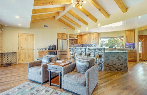 Santa Fe House | Scenic Santa Fe Vacation Rental w/Views + Hot Tub