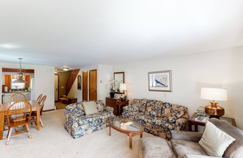 Stowe Area House | Ski-in/out mountain view townhouse w/shared outdoor pool, tennis - walk to lifts