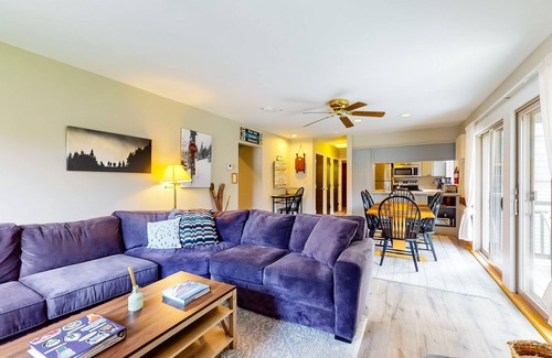 Jeffersonville Condo | Ski-in/ski-out third-floor condo with lift views, pools, fireplace, and balcony