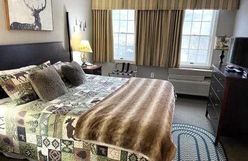 Hancock Apartment | Ski On Off 1BR Suite 1st Flr Sleeps 4 Jiminy Peak