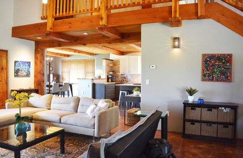 Taos House | Spacious 3 Master Bedroom/Great Views/Hot Tub