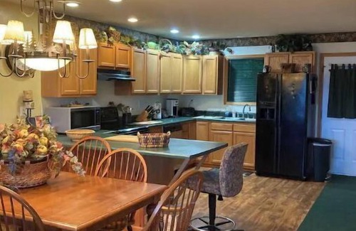 Lake Placid Condo | Spacious 4 Bedroom Pinehill Townhouse - STR-200260