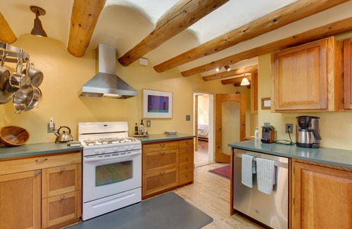 Taos House | Spacious Adobe Home < 1 Mi to Downtown Taos!