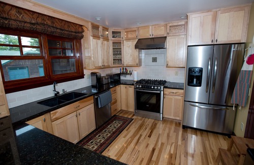 Lake Placid House | Spacious townhouse in Lake Placid with all amenities + 3 in-suite bathrooms