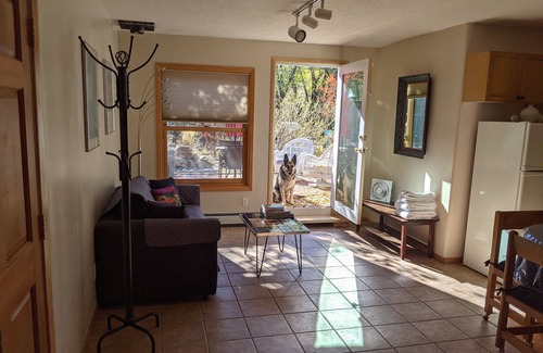 Northeast Santa Fe Apartment | Studio apartment 15 minute walk to the plaza