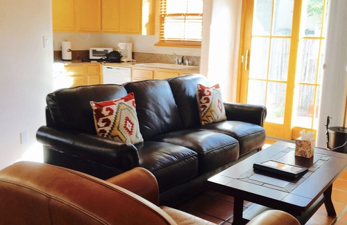 Northeast Santa Fe House | Sunny Casa Placidita. Walk to plaza! 2 BDR, 2 BA, Sleeps 4, Yard, Patio, carport