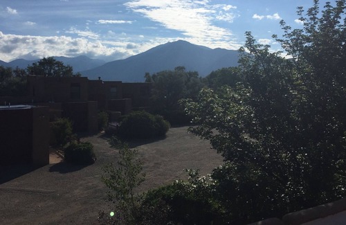 El Prado Condo | Tennis & Ski Condo with swimming pool